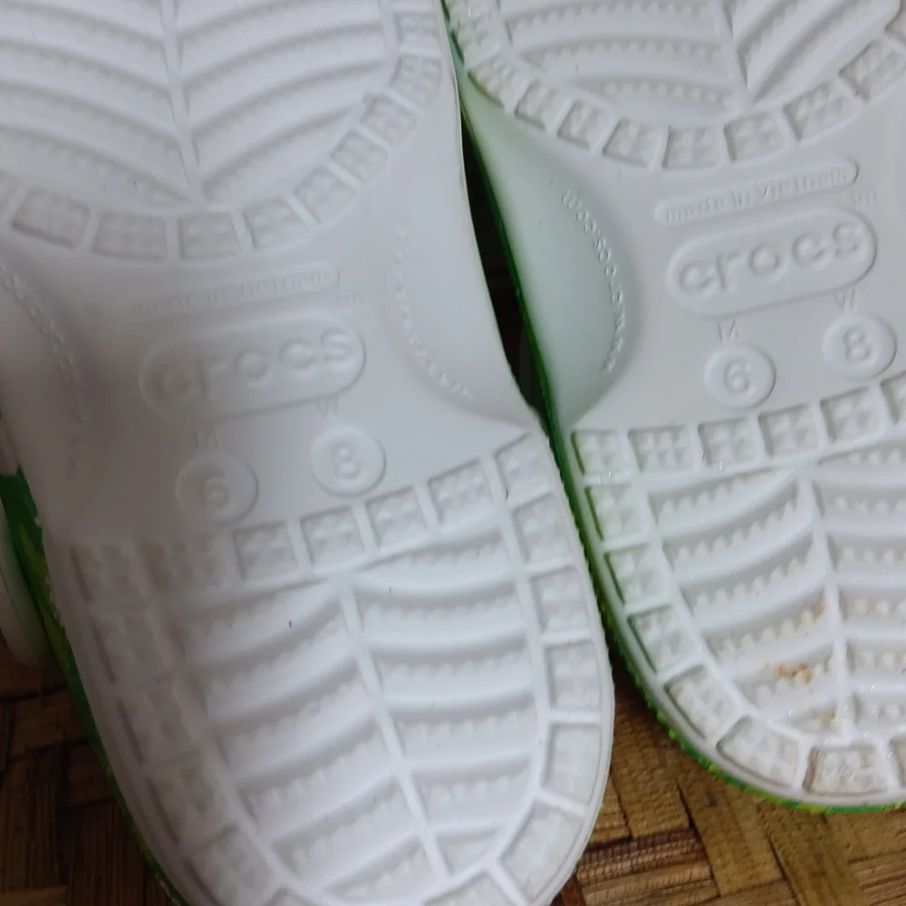 CROCS PALMS! SUPER STYLISH! MUST HAVE! - Picture 2 of 5